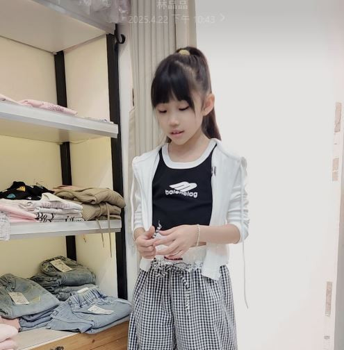 街頭潮感運動短版無袖背心 