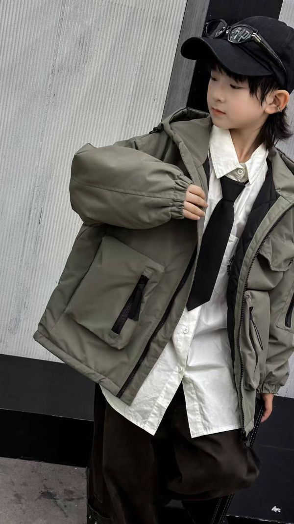 <<110-150>>酷感街頭拼色連帽外套 