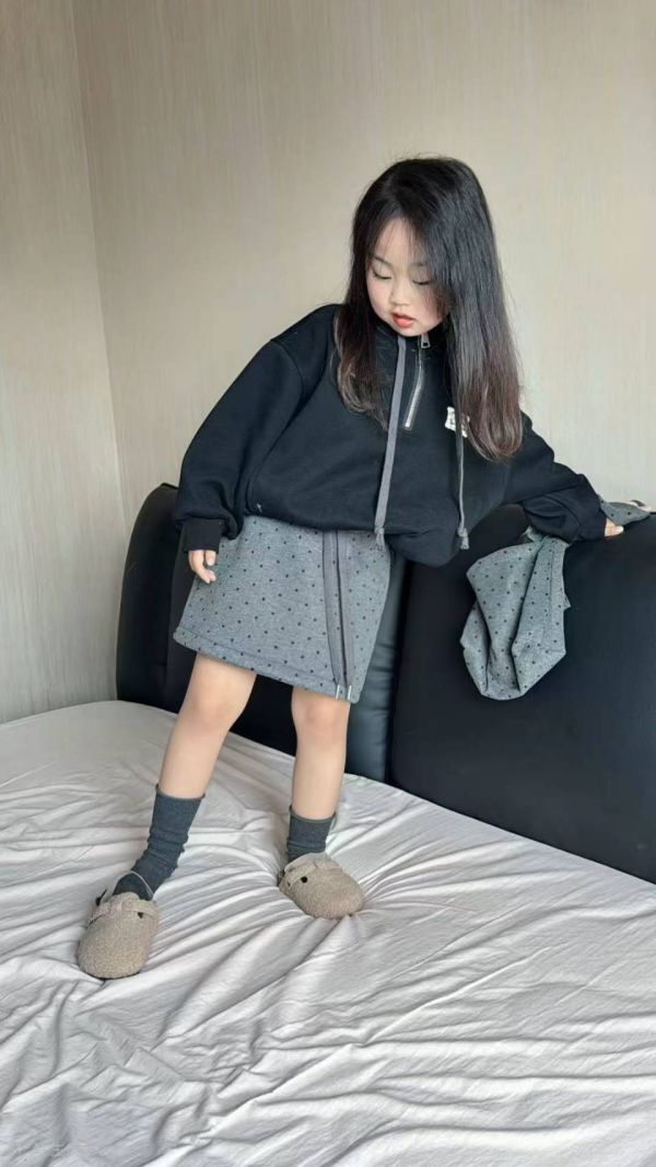 <<110-150>>夢幻黑帽灰裙休閒加絨套裝三件套 