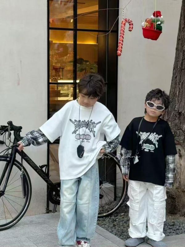 <<110-150>>酷帥層次感格紋上衣(2色) 