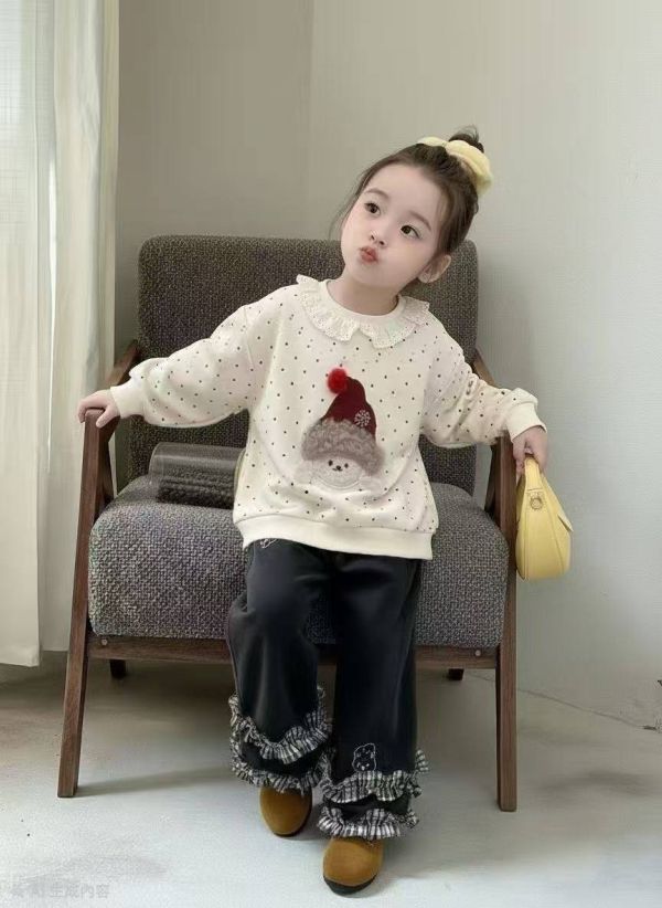 <<90-130>>奶霜波點蕾絲領加絨帽T 