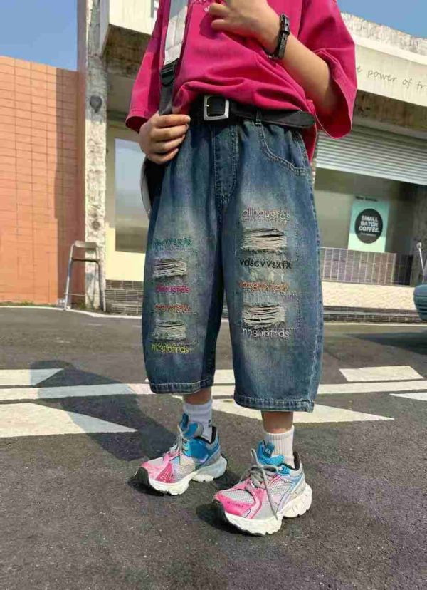 <<130-150>>彩色字母潮流寬褲 