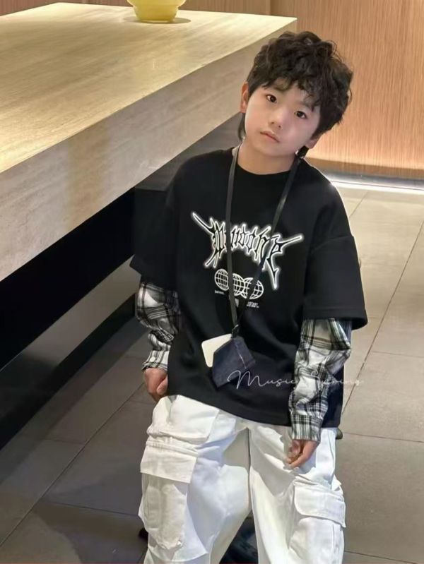 <<110-150>>酷帥層次感格紋上衣(2色) 