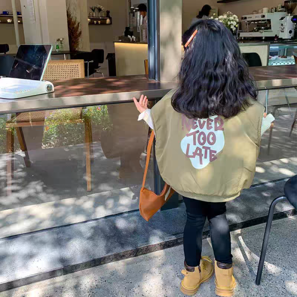 <<90-130>>個性文青風羊羔絨背心 