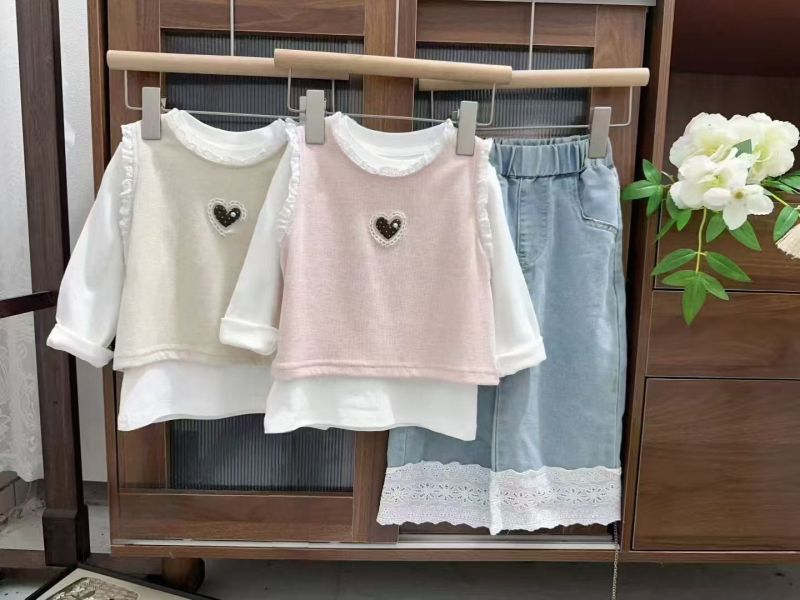 <<90-130>>浪漫蕾絲心型上衣(2色) 