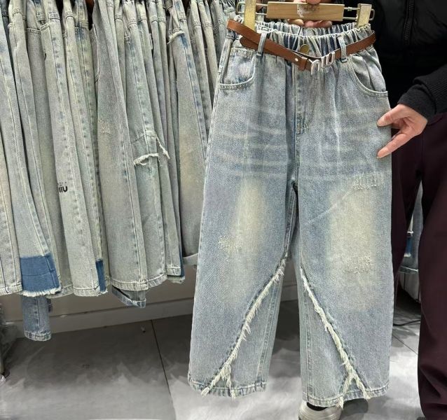 <<115-135>>休閒潮流風牛仔褲 