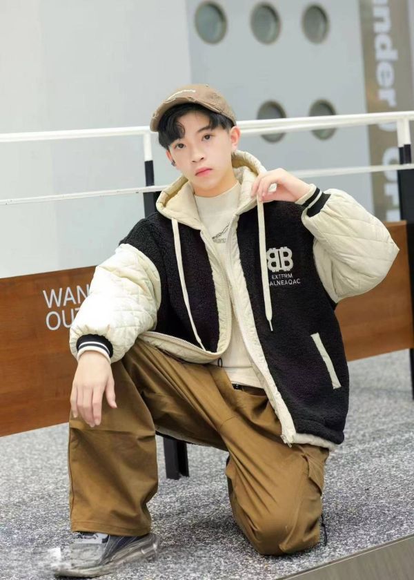 <<130-170>>街潮撞色鋪棉外套 