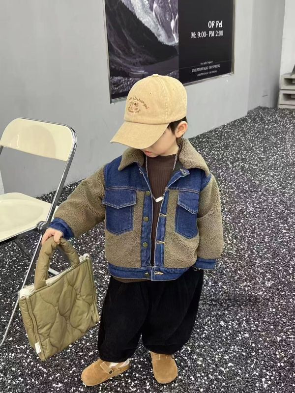 <<90-130>>羊羔牛仔拼接外套 