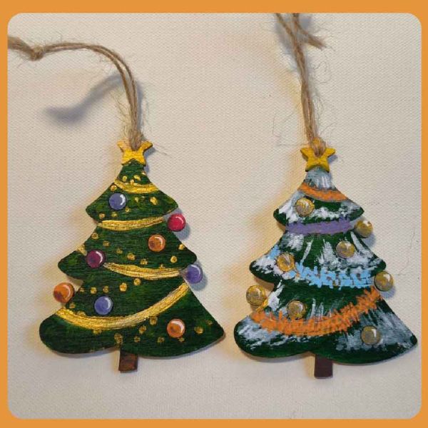 聖誕樹造型木片(5入) 附繩子｜雷切木片｜彩繪木片｜木牌｜吊牌 ｜親子勞作｜DIY手作｜美術工藝材料 聖誕樹造型木片,雷切木片,彩繪木片,木牌,吊牌 ,親子勞作,DIY手作,美術工藝材料