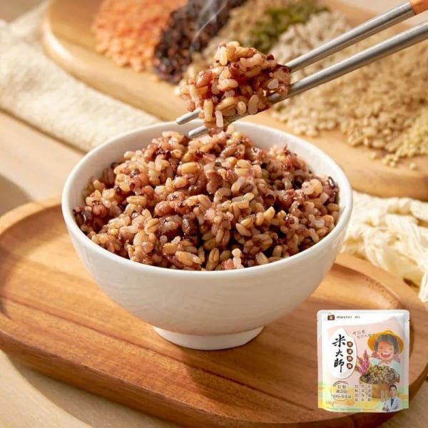 【24H出貨】 米大師 常溫熟飯 稻香白飯／紅藜纖穀飯／池上香米飯／池上糙穀飯 180g 露營 加熱即食 湯泡飯
米大師
新鮮米飯
全球首創
沖泡即食
低溫凍乾蔬菜
無添加防腐劑
泡麵族的新選擇