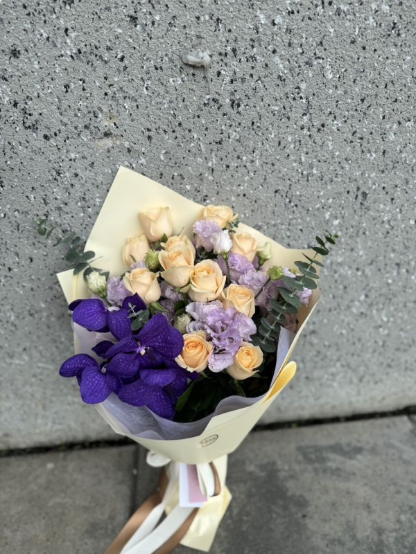 盛著星光的花 