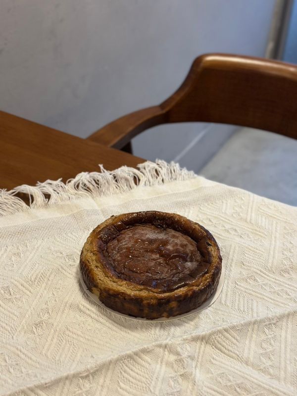 咖啡巴斯克 酮話、咖啡巴斯克、巴斯克乳酪蛋糕、生酮甜點、低醣蛋糕、無糖蛋糕、無麵粉蛋糕、健康甜點、台中甜點、糖尿病甜點、低醣飲食、宅配蛋糕、生酮飲食、無麩質蛋糕