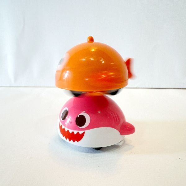 Babyshark鯊魚寶寶/陀螺/玩具/pinkfong/慣性陀螺車/迴力車/盲盒/隨機出貨 Babyshark鯊魚寶寶/陀螺/玩具/pinkfong/慣性陀螺車/迴力車/盲盒