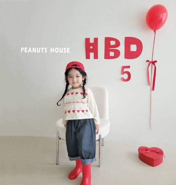 Peanuts house 花生家/長袖上衣/紅色愛心/白色/圓領/日常穿搭/拼接白色蕾絲 Peanuts house 花生家/長袖上衣/紅色愛心/白色/圓領/日常穿搭/拼接白色蕾絲