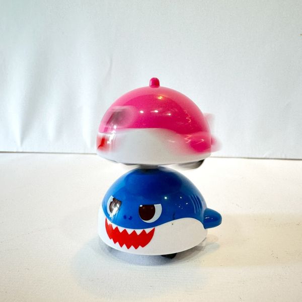 Babyshark鯊魚寶寶/陀螺/玩具/pinkfong/慣性陀螺車/迴力車/盲盒/隨機出貨 Babyshark鯊魚寶寶/陀螺/玩具/pinkfong/慣性陀螺車/迴力車/盲盒
