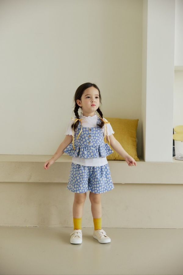 Orange mom/背心/長褲/短褲/碎花/荷葉下擺/小公主/小雛菊套裝/預購 Orange mom/背心/長褲/短褲/碎花/荷葉下擺/小公主/小雛菊套裝/秋裝/正韓童裝