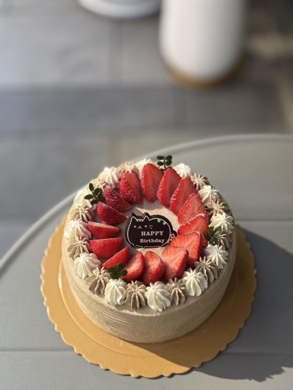 蜜香紅烏龍草莓布丁 