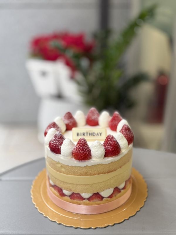 初雪草莓裸蛋糕 