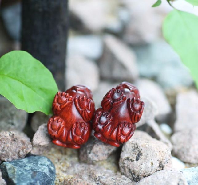 小葉紫檀藝品｜貔貅（一對）不拆賣 有串吊繩 招財 祥瑞 神獸 保平安 