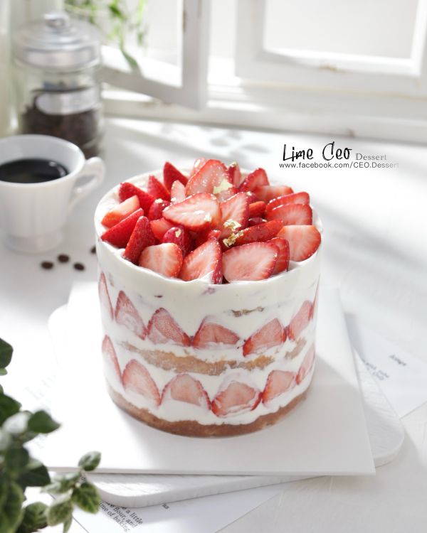 草莓極致裸鮮奶油蛋糕6吋 