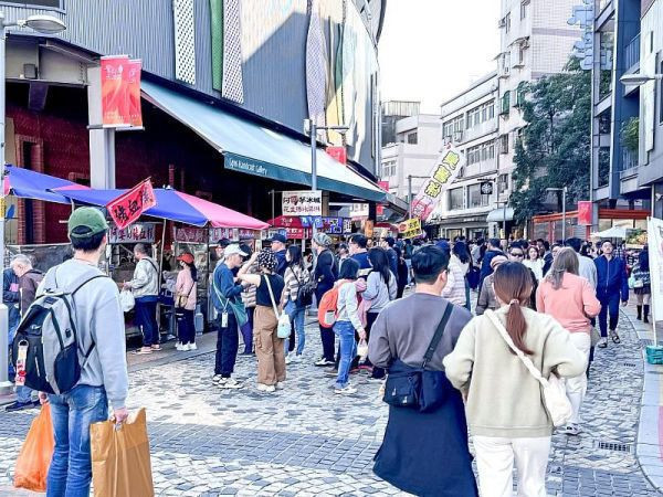鶯歌老街-88商場招財櫃位NO.12 