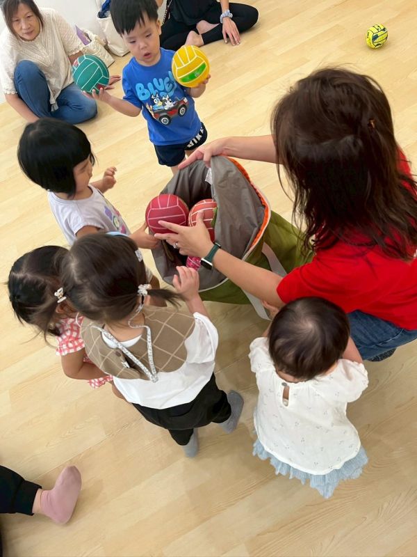 Summer Tues Mixed Age Class 0-4yrs | Early Bird-8 classes $7400 including $1600 service fee of songbook and music app access 