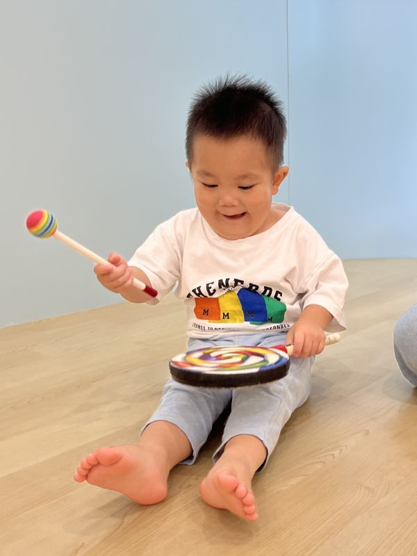 秋季星期三 [混齡班] 11堂 | 適合0-4歲的孩子 | 一小二大陪同 | 10:15 -11:00am by Ms. Maggie 
