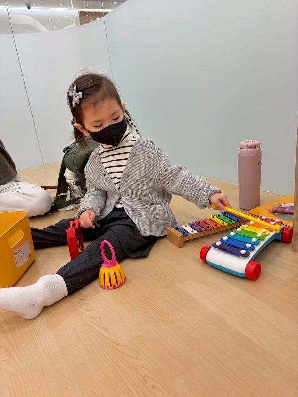 春季星期三 [混齡班] 12堂 | 適合0-4歲的孩子 | 一小二大陪同 | 10:15 -11:00am by Ms. Maggie 