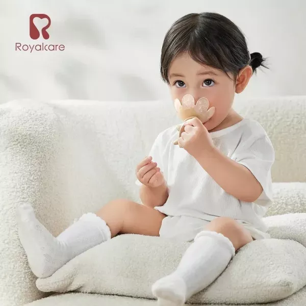 Royalcare 嬰幼撫育系列  兔子抱/奶茶獅 固齒器 