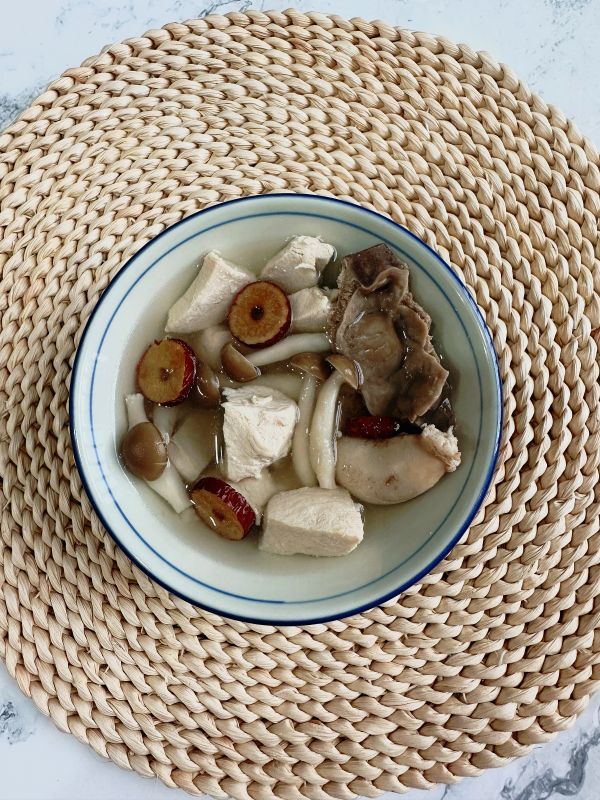 菇菇雞三寶湯 | 漢方補給 