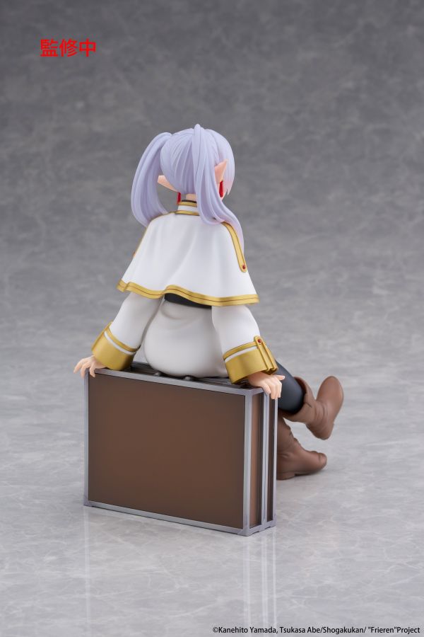 「預購」葬送的芙莉蓮 Desktop Cute Figure - 芙莉蓮 (行李箱Ver.) Desktop Cute,葬送的芙莉蓮,芙莉蓮公仔,行李箱Ver,桌面公仔,景品公仔,動漫擺飾,療癒公仔,新手玩具村