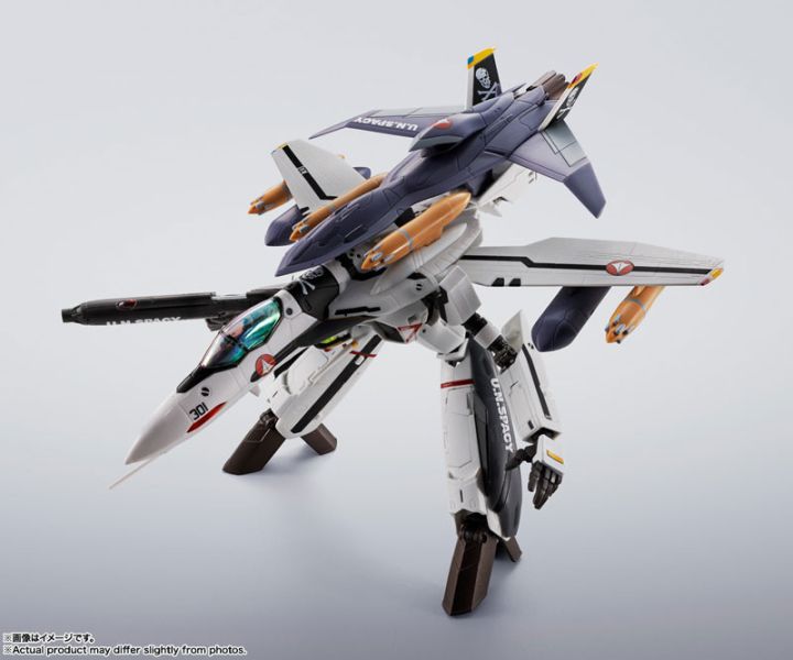 「預購」萬代合金 HI-METAL R 超時空要塞ZERO VF-0S鳳凰(洛伊‧福克機)+QF-2200D-B 鬼魂 HI-METAL R,VF-0S鳳凰,洛伊福克,超時空要塞ZERO,萬代合金,機器人模型,QF-2200D-B,合金可動模型,模型收藏推薦,新手玩具村