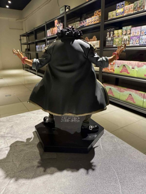 「現貨」無盒拆擺 DX王下七五海 黑鬍子 航海王,ONE PIECE,黑鬍子,馬歇爾D汀奇,DX王下七五海,七武海,無盒拆擺,公仔,二手公仔,收藏模型,動漫周邊