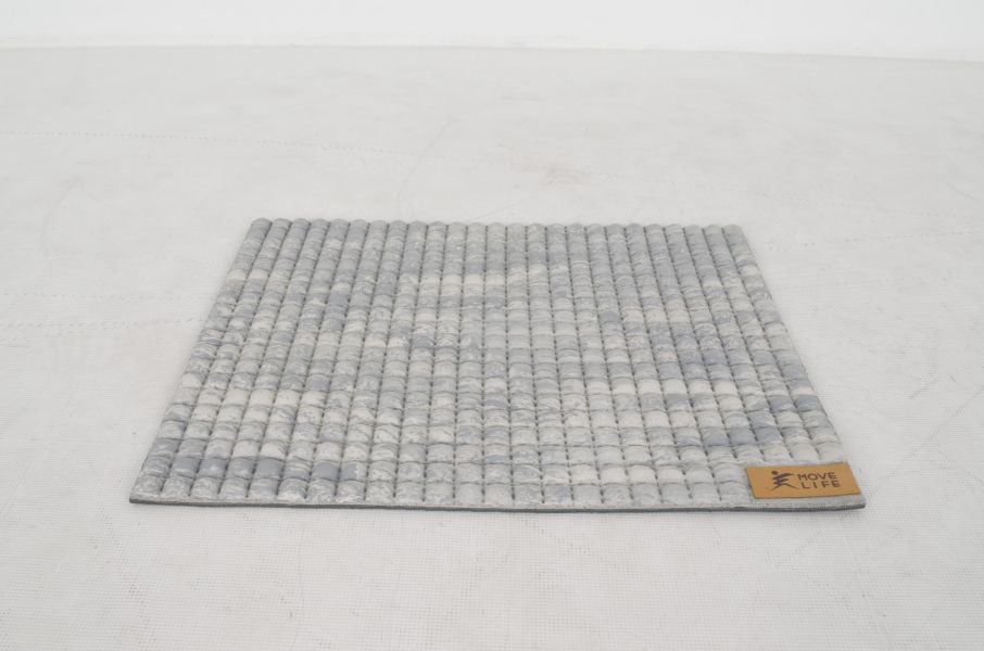 【MOVELIFE】恐龍蛋立體舒壓慢跑墊/運動墊/跳繩墊(55x43cmx18mm)-灰色迷彩 恐龍蛋慢跑墊,舒壓運動墊,灰色迷彩運動墊,跳繩墊推薦,支撐墊,冥想墊,運動跪墊,倒立墊,MIT運動墊,天然橡膠止滑墊,可捲收運動墊