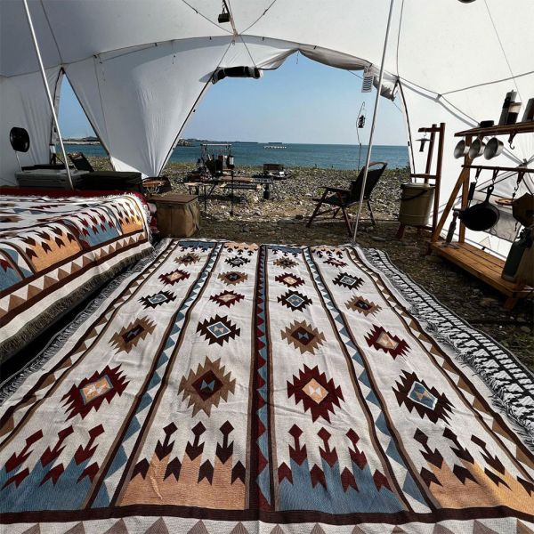 《LIFECODE》美學蓋毯/保暖毯(160*220cm)-多色可選 12310731/2/3/4/5/6 LIFECODE
保暖蓋毯
130×160cm
鋪床毯
沙發蓋毯
加厚蓋毯
幾何蓋毯
可機洗毯子
露營保暖毯
居家裝飾蓋毯
雙人蓋毯
棉毯
野餐墊
冬季保暖毯
沙發裝飾布