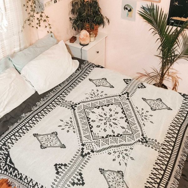 《LIFECODE》美學蓋毯/保暖毯/鋪床毯(230*250cm)-多色可選 12310721/2 LIFECODE
保暖蓋毯
230×250cm
鋪床毯
沙發蓋毯
加厚蓋毯
幾何蓋毯
可機洗毯子
露營保暖毯
居家裝飾蓋毯
雙人蓋毯
棉毯
野餐墊
冬季保暖毯
沙發裝飾布