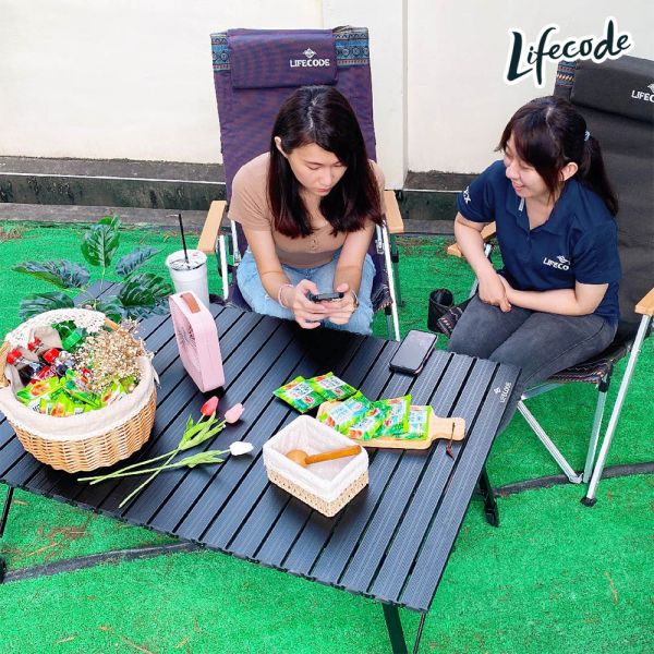 【LIFECODE】爵士可調段鋁合金蛋捲桌/折疊桌(120x70cm)-磨砂黑 13310158 LIFECODE,戶外用品,LIFECODE生活密碼戶外用品生活館 ,,帳篷,折疊桌椅,鋁合金,車尾帳,速搭帳INTEX,露營,露營區,露營裝備,露營生活,露營美學,outdoor,camping,帳篷,露營小物