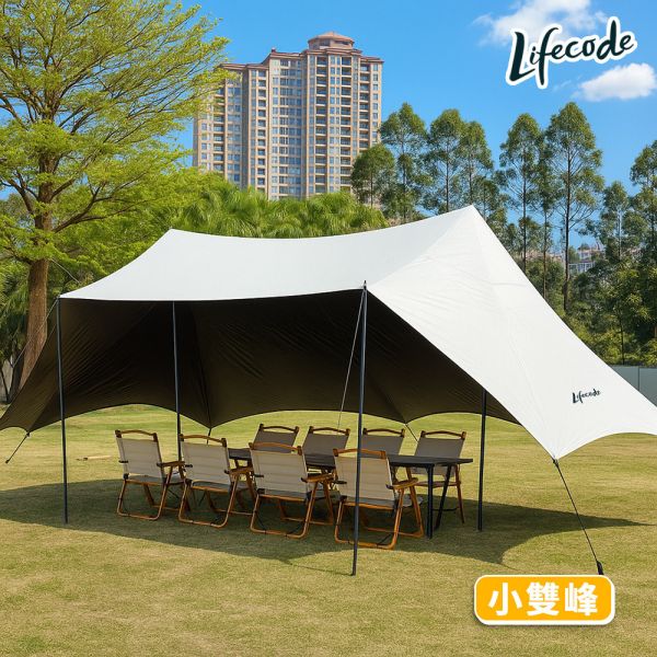 【LIFECODE】小雙峰黑膠天幕(600x400cm)(附營柱/營釘)-米色 12330223 LIFECODE,戶外露營用品,天幕,客廳帳,戶外用品,露營用品,折疊桌椅,烤肉架,帳篷,睡墊,OUTDOOR,CAMPING,INTEX,車中床,充氣床,戲水用品,車泊