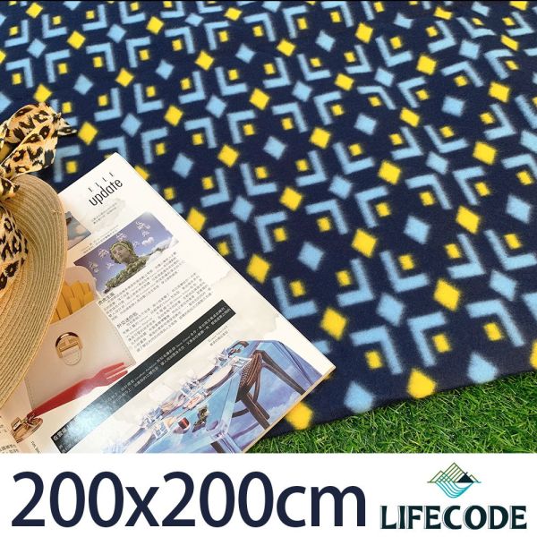 LIFECODE 菱格藍絨布防水野餐墊200x200cm 12340125 LIFECODE,戶外用品,LIFECODE生活密碼戶外用品生活館 ,帳篷,折疊桌椅,鋁合金,車尾帳,速搭帳INTEX,露營,露營區,露營裝備,露營生活,露營美學,outdoor,camping,帳篷,露營小物,客廳帳,睡墊,充氣床