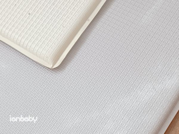 ianbaby® 蒟蒻捲墊 (磨石點點 / 輕奢雲霧) - 惜福品 伊恩寶貝,ianbaby,伊恩寶貝蒟蒻捲墊,ianbaby蒟蒻捲墊,蒟蒻捲墊,兒童地墊,地墊推薦,寶寶地墊,厚地墊,遊戲地墊,嬰兒爬行墊,嬰兒地墊,嬰兒地墊床,新生兒地墊,寶寶安全地墊,澳洲地墊,playmat,babymat,babyroom,地毯