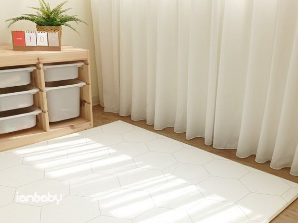 ianbaby® 蒟蒻捲墊 (卡拉拉六角 / 極簡侘寂) - 惜福品 伊恩寶貝,ianbaby,伊恩寶貝蒟蒻捲墊,ianbaby蒟蒻捲墊,蒟蒻捲墊,兒童地墊,地墊推薦,寶寶地墊,厚地墊,遊戲地墊,嬰兒爬行墊,嬰兒地墊,嬰兒地墊床,新生兒地墊,寶寶安全地墊,澳洲地墊,playmat,babymat,babyroom,地毯