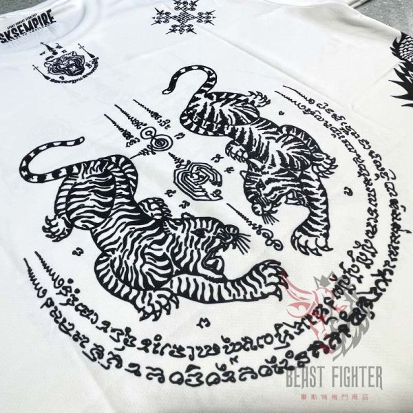 SKS Sakyant 白色 S / M / L / XL 龍虎相爭 T恤 排汗運動衣 SKS,上衣,休閒上衣,泰拳,老虎,白色,休閒服飾,排汗衫