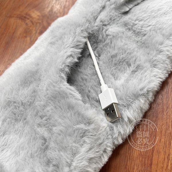 【USB發熱款】時尚仿皮草保暖圍巾｜可熱敷頸部 發熱圍巾,USB圍巾,仿皮草圍巾,保暖圍巾,遠紅外線圍巾,熱敷圍巾,暖頸圍巾,冬季保暖,發熱商品,行動電源圍巾