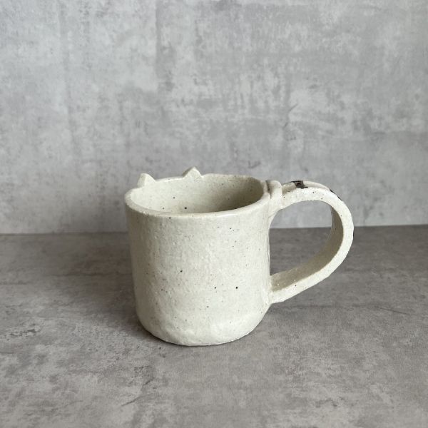 手工製作的白色貓咪杯 