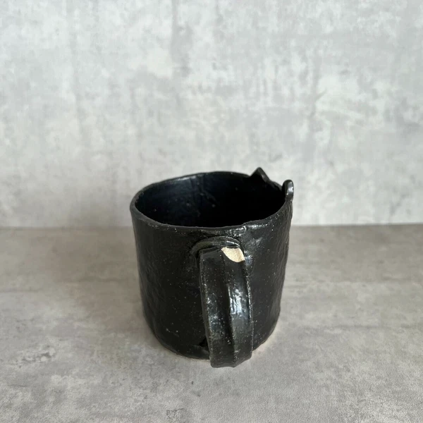 手工製作的黑貓杯 