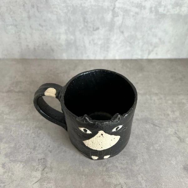 手工製作的黑貓杯 