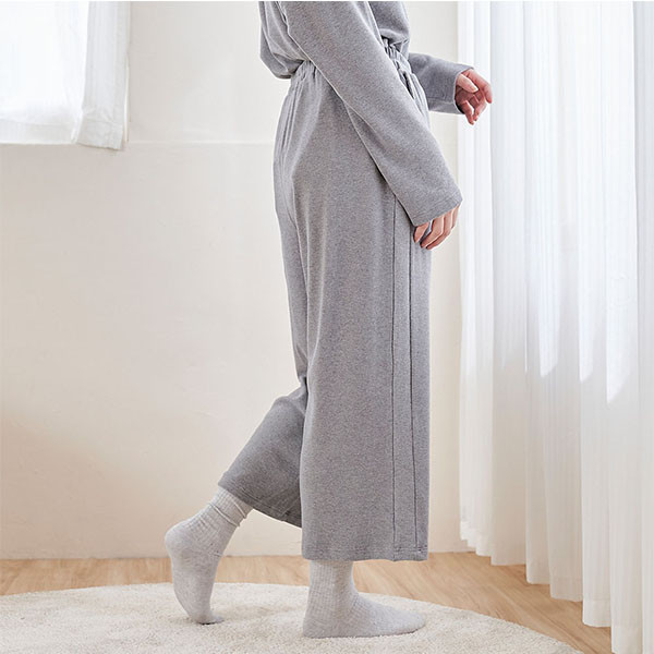 柔軟細緻羊絨側剪接長褲-共2色