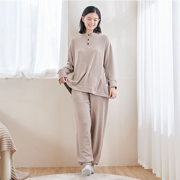 柔軟細緻羊絨半開襟上衣-共2色