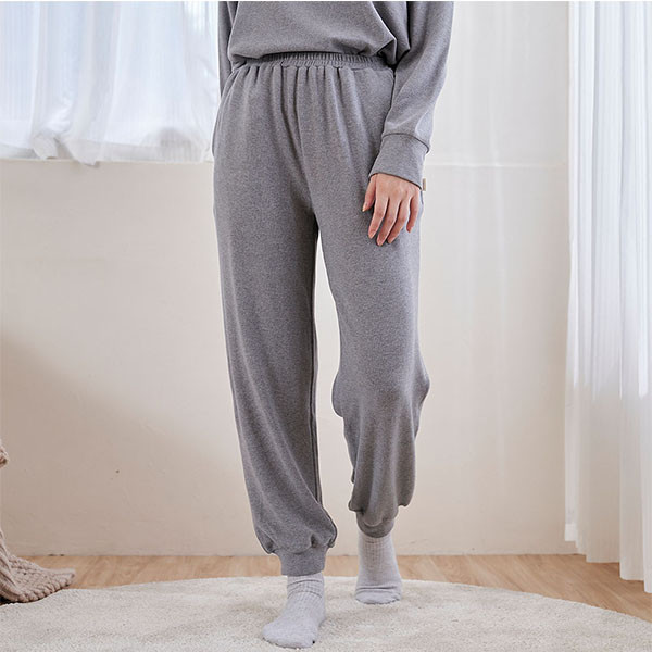 柔軟細緻羊絨束口長褲-共2色