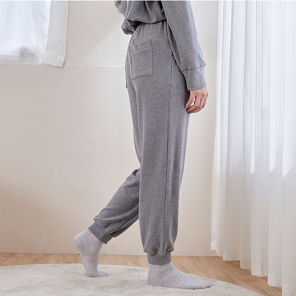 柔軟細緻羊絨束口長褲-共2色